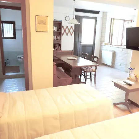 One Bedroom With Sea View Enclosed Garden And Wifi At 6 Km Away From The