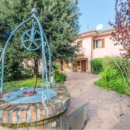 One Bedroom With Sea View Enclosed Garden And Wifi At 6 Km Away From The *
